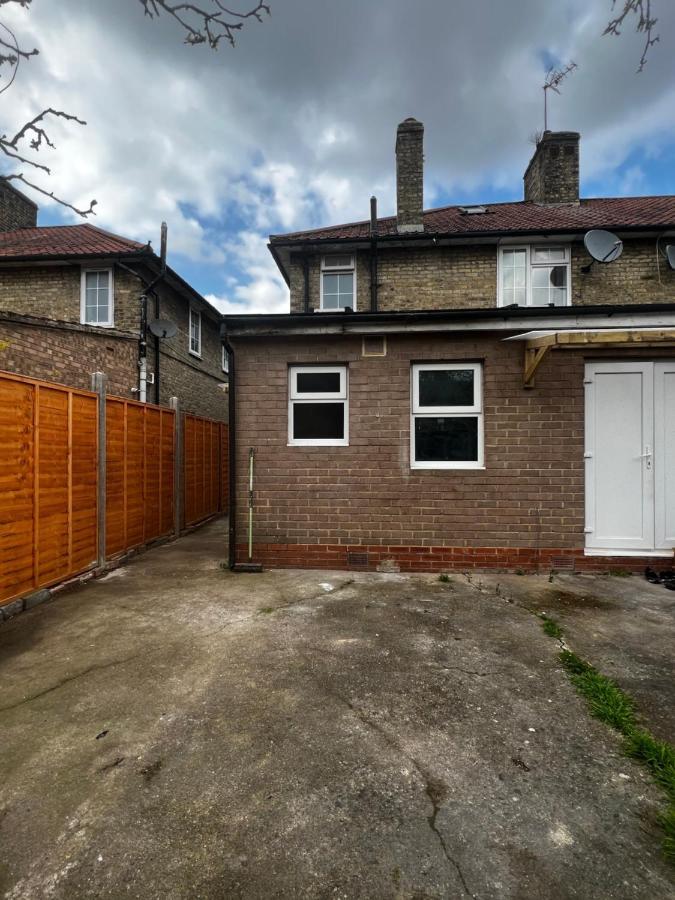 Good Priced Double Rooms In Sherperds Bush Londres Extérieur photo
